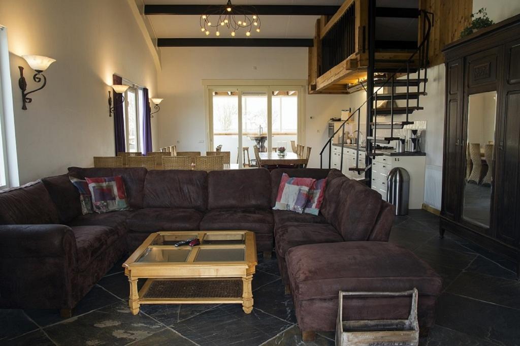 Herkenhoek 5 Bedroom Apartment Heeswijk-Dinther Экстерьер фото
